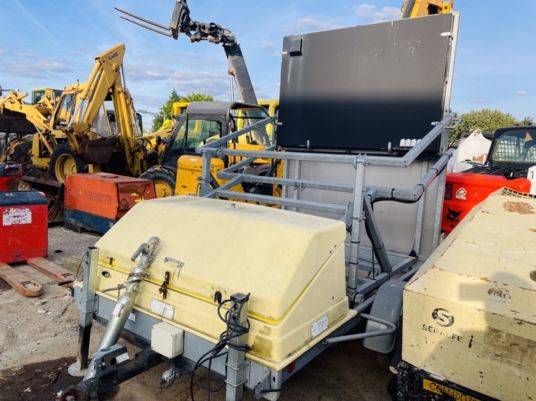 Car trailer Remorque ECIM pour messages Lumineux: picture 8