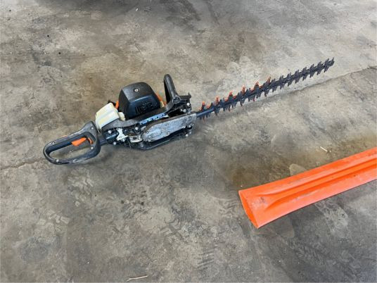 Garden equipment Taille haies thermique STIHL HS 82 R: picture 6 Garden equipment Taille haies thermique STIHL HS 82 R: picture 6