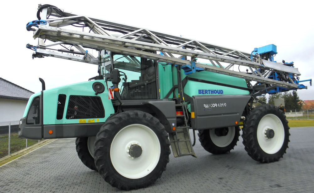 Berthoud Raptor 4240 36 M, GPS Trimble Automatyczne wylaczanie sekcji, Nie Malowany, Stan Bardzo Dobry - Self-propelled sprayer: picture 1 Berthoud Raptor 4240 36 M, GPS Trimble Automatyczne wylaczanie sekcji, Nie Malowany, Stan Bardzo Dobry - Self-propelled sprayer: picture 1