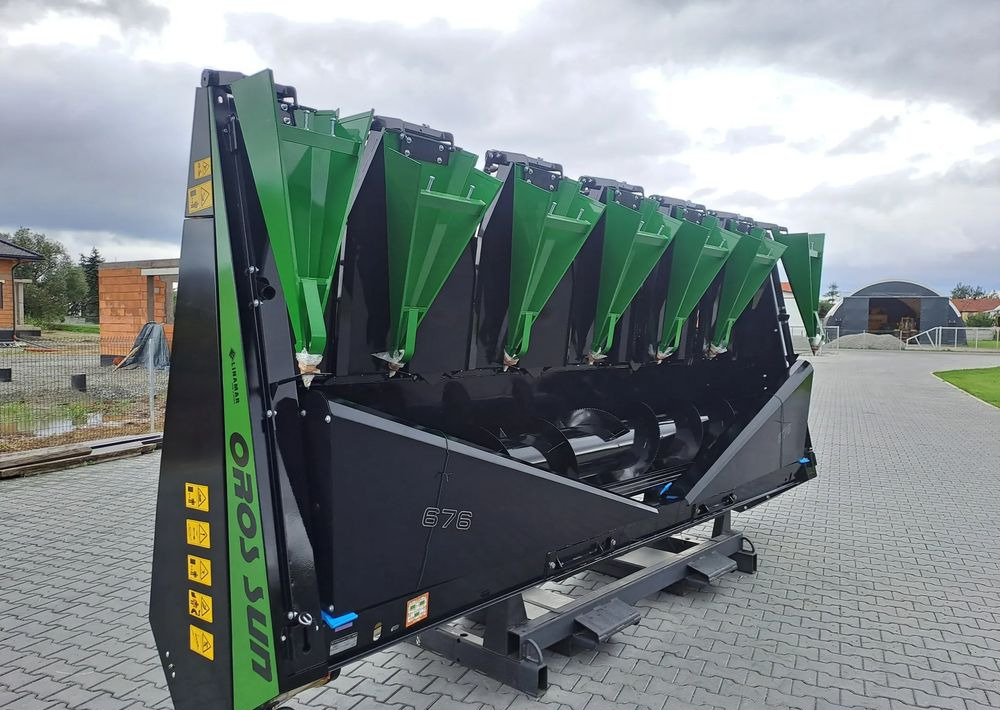 Oros Oros SUN 676 6 rzędowy, Nowe Przystawki do zbioru Słonecznika - Sunflower header: picture 5 Oros Oros SUN 676 6 rzędowy, Nowe Przystawki do zbioru Słonecznika - Sunflower header: picture 5