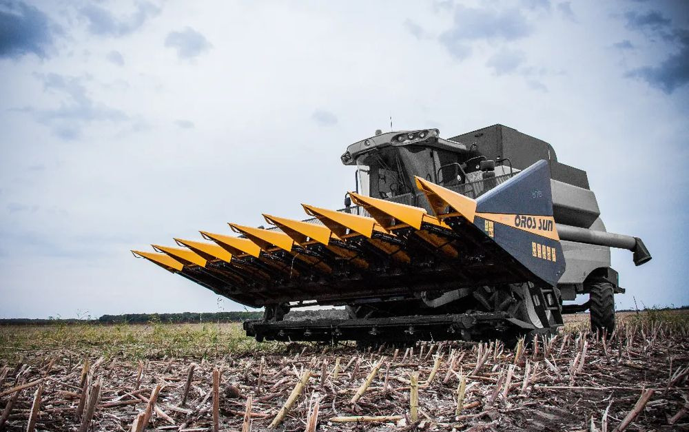 Oros SUN 876 8 rzędowy, Nowe Przystawki do zbioru słonecznika, - Sunflower header: picture 1 Oros SUN 876 8 rzędowy, Nowe Przystawki do zbioru słonecznika, - Sunflower header: picture 1