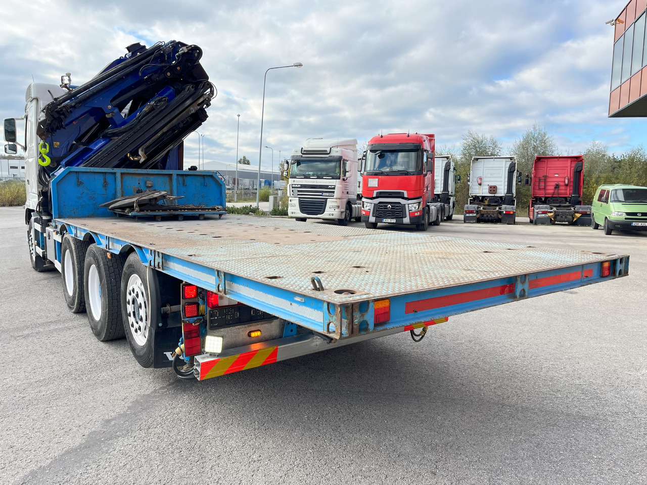 VOLVO FH 8x4 + Crane 48tm year 2006 + Jib + platform + tractor - Crane truck: picture 5 VOLVO FH 8x4 + Crane 48tm year 2006 + Jib + platform + tractor - Crane truck: picture 5