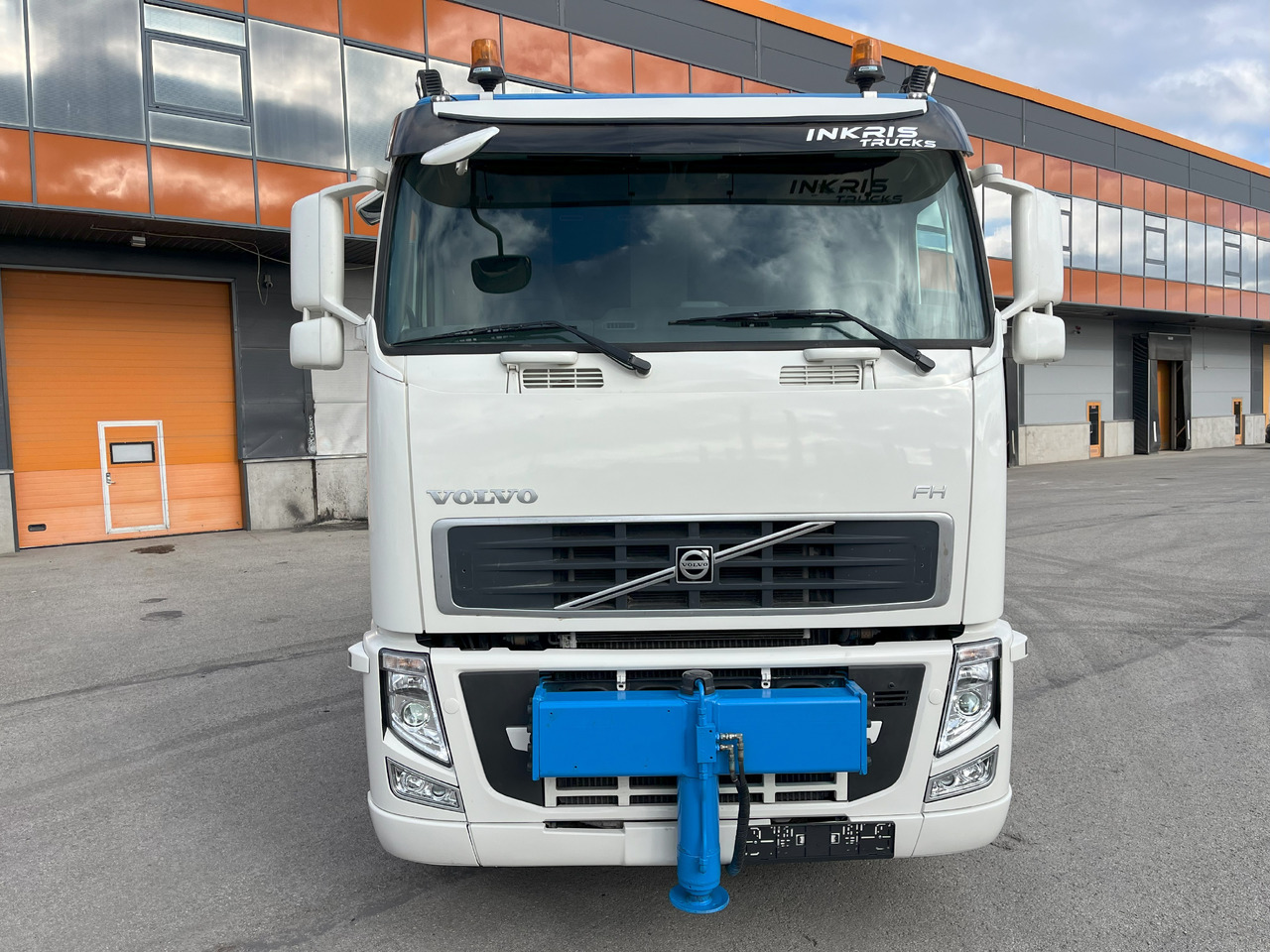 VOLVO FH 8x4 + Crane 48tm year 2006 + Jib + platform + tractor - Crane truck: picture 3 VOLVO FH 8x4 + Crane 48tm year 2006 + Jib + platform + tractor - Crane truck: picture 3