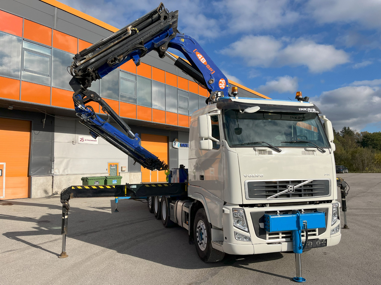 VOLVO FH 8x4 + Crane 48tm year 2006 + Jib + platform + tractor - Crane truck: picture 1 VOLVO FH 8x4 + Crane 48tm year 2006 + Jib + platform + tractor - Crane truck: picture 1