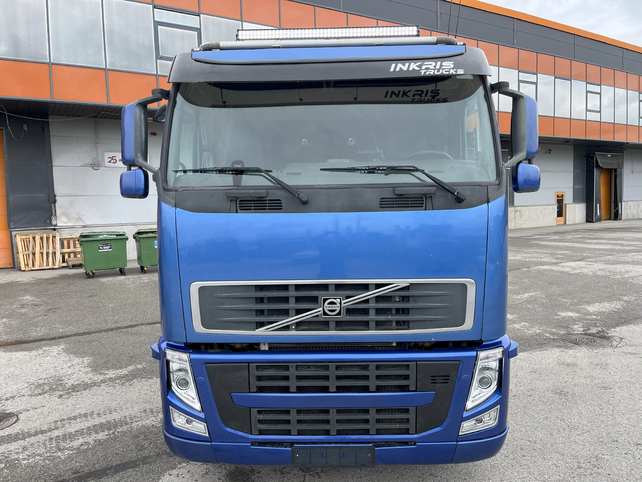 Volvo FH12 6x2 + CRANE HIAB XS 422 E6 - Crane truck: picture 3 Volvo FH12 6x2 + CRANE HIAB XS 422 E6 - Crane truck: picture 3