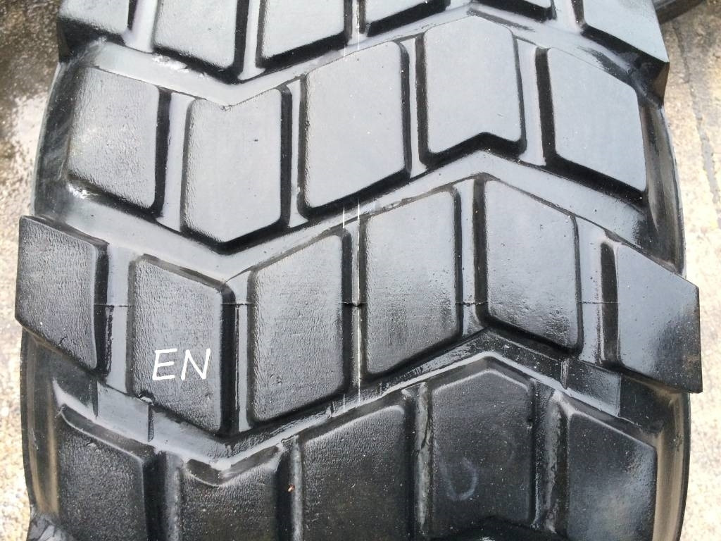 Michelin 525/65R20.5 XS - USED EN 80% - Tire for Agricultural machinery: picture 3 Michelin 525/65R20.5 XS - USED EN 80% - Tire for Agricultural machinery: picture 3