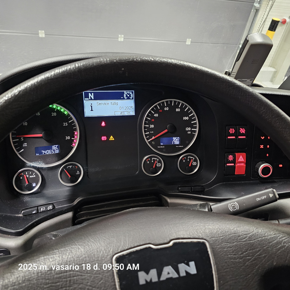 MAN TGL 12.250 - Box truck: picture 5 MAN TGL 12.250 - Box truck: picture 5