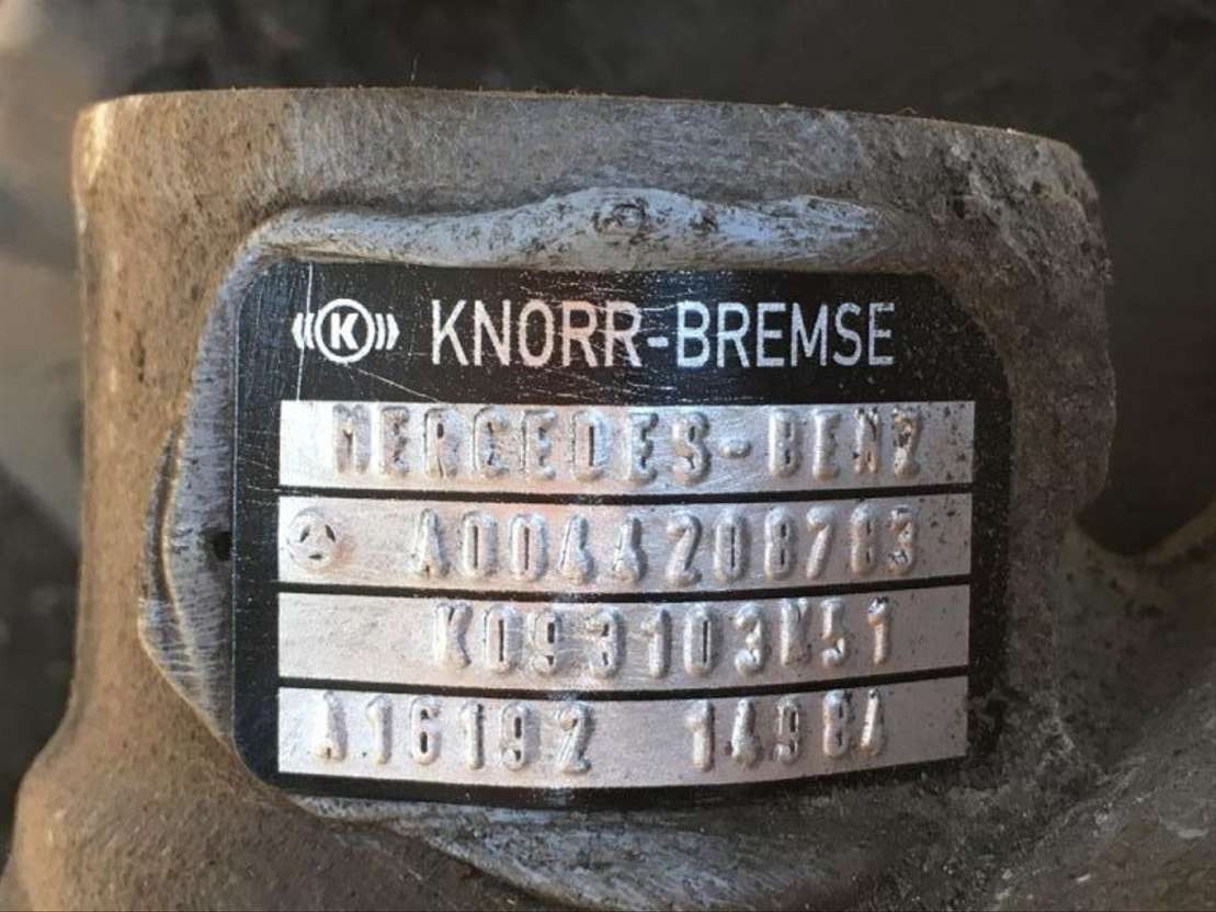 Mercedes-Benz Bremssattel K003800 Citaro Actros MP3 MP2 Axor Knorr SB7 SN7 A0044  - Brake caliper for Bus: picture 2 Mercedes-Benz Bremssattel K003800 Citaro Actros MP3 MP2 Axor Knorr SB7 SN7 A0044  - Brake caliper for Bus: picture 2