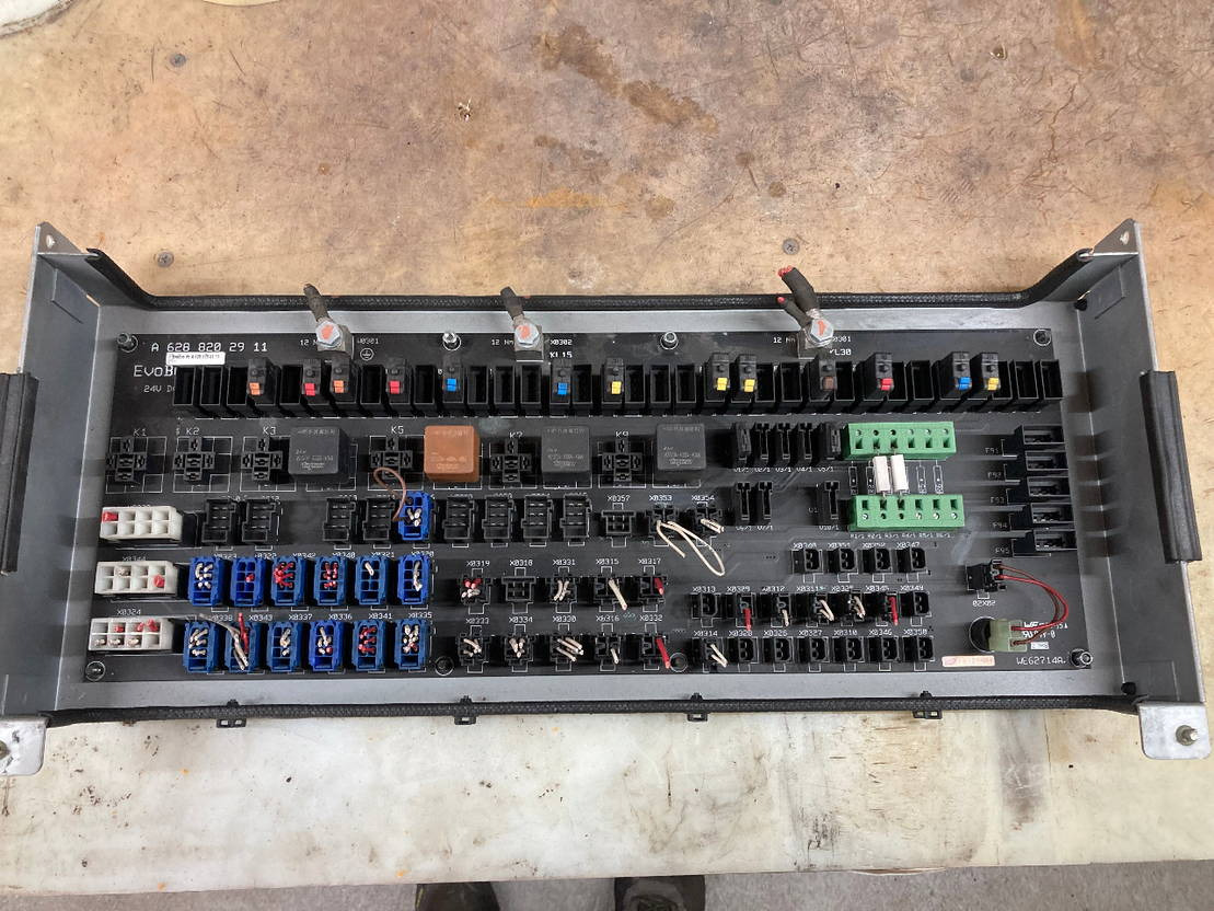 Mercedes-Benz Platine Mercedes Citaro Sicherung A6288203111 A6288202911 - Electrical system for Bus: picture 1 Mercedes-Benz Platine Mercedes Citaro Sicherung A6288203111 A6288202911 - Electrical system for Bus: picture 1