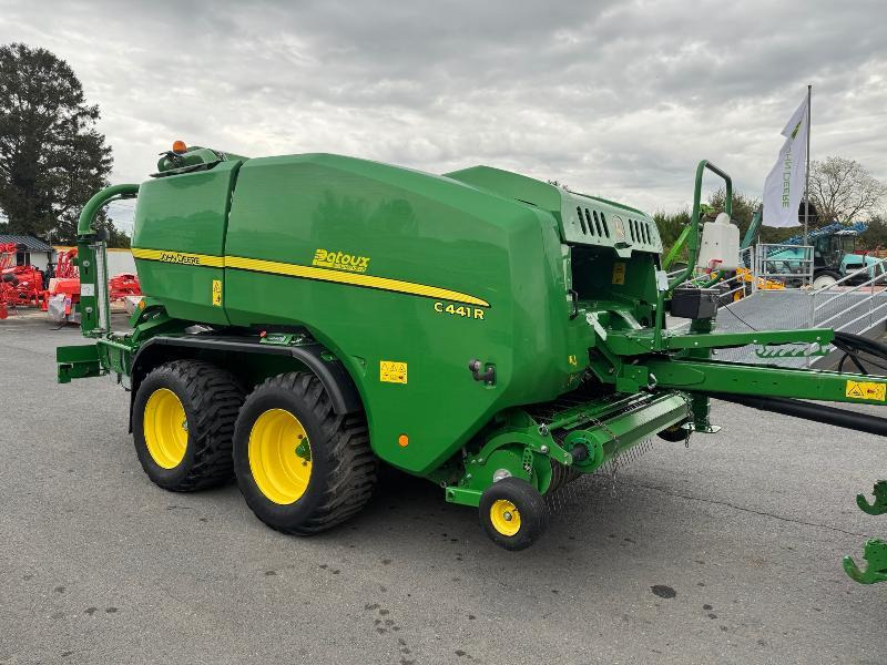 JOHN DEERE C441R - Round baler, Bale wrapper: picture 4 JOHN DEERE C441R - Round baler, Bale wrapper: picture 4