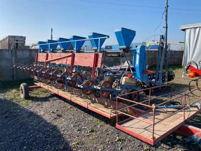 MONOSEM BR 12R - Precision sowing machine: picture 1 MONOSEM BR 12R - Precision sowing machine: picture 1