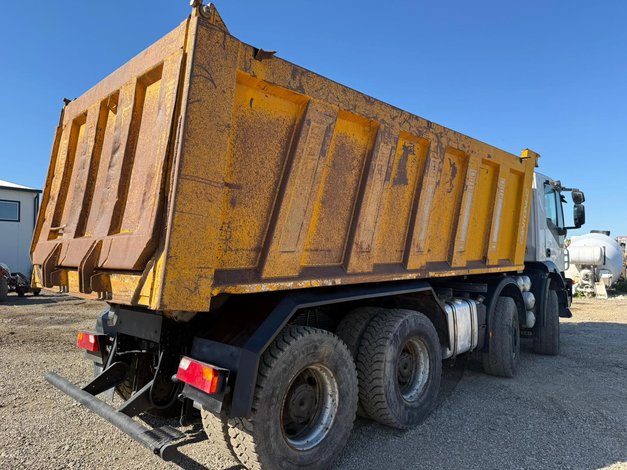 IVECO TRAKKER TIPPER - Tipper: picture 3 IVECO TRAKKER TIPPER - Tipper: picture 3