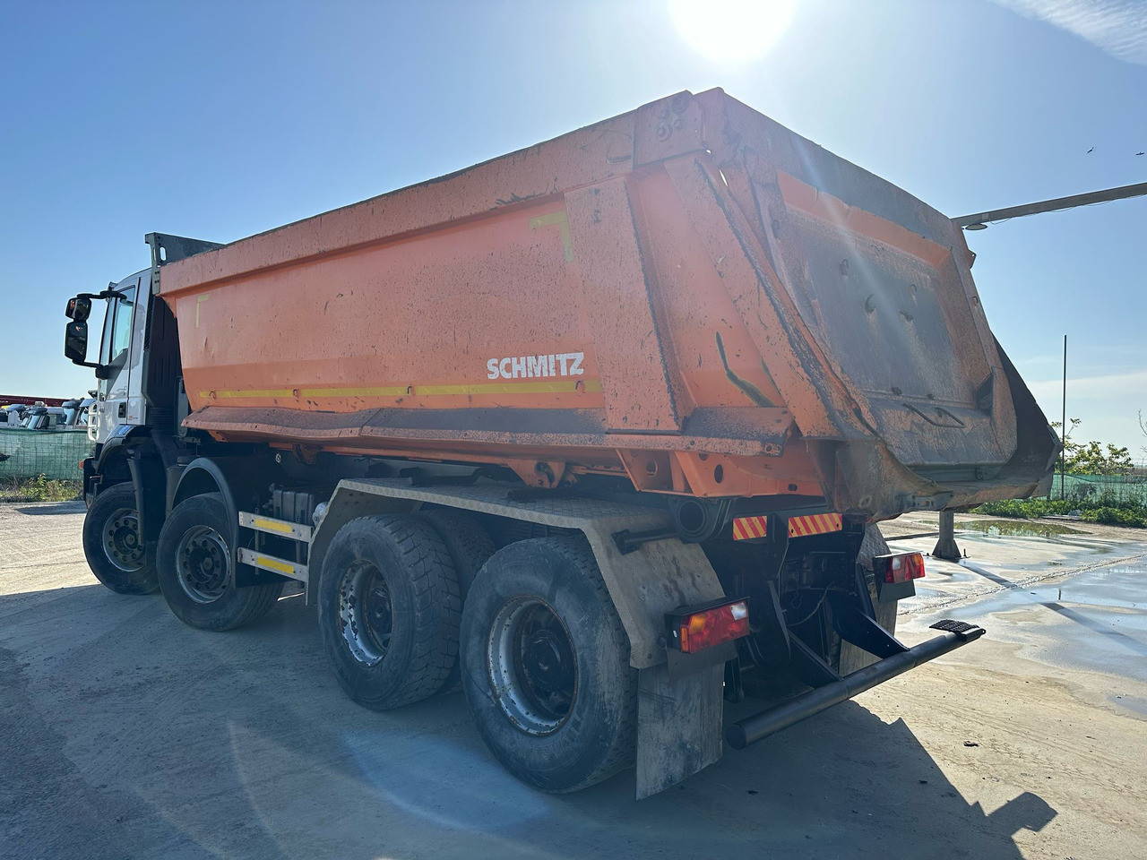Iveco Trakker Tipper on lease Iveco Trakker Tipper: picture 5