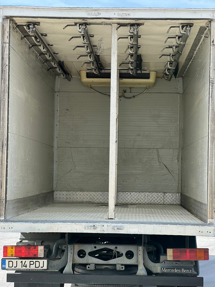 Mercedes-Benz Atego 10.15 Thermo King -20 C, Meat on hooks transport - Refrigerator truck: picture 5 Mercedes-Benz Atego 10.15 Thermo King -20 C, Meat on hooks transport - Refrigerator truck: picture 5