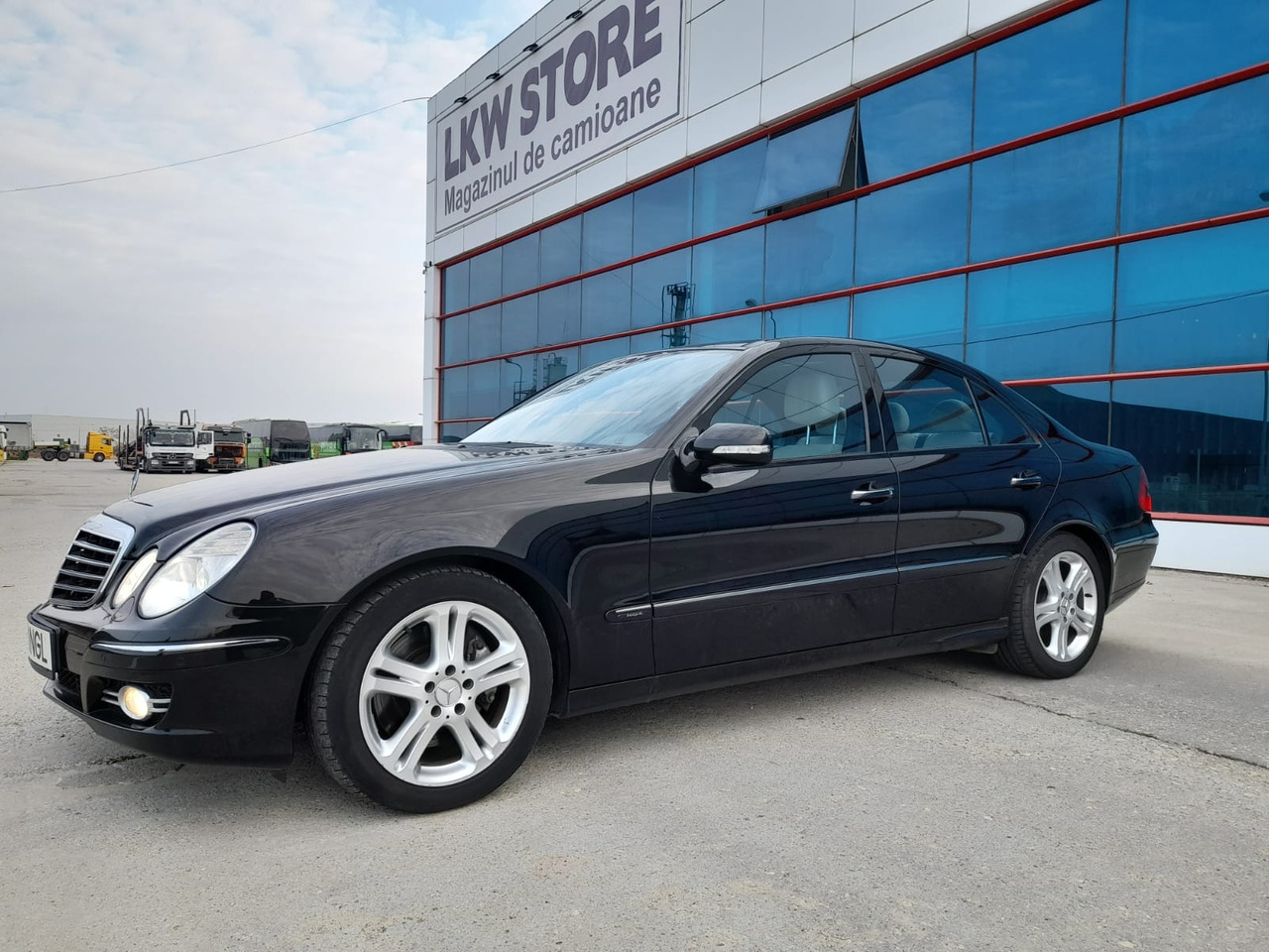 Mercedes Benz E350 - Car: picture 2 Mercedes Benz E350 - Car: picture 2