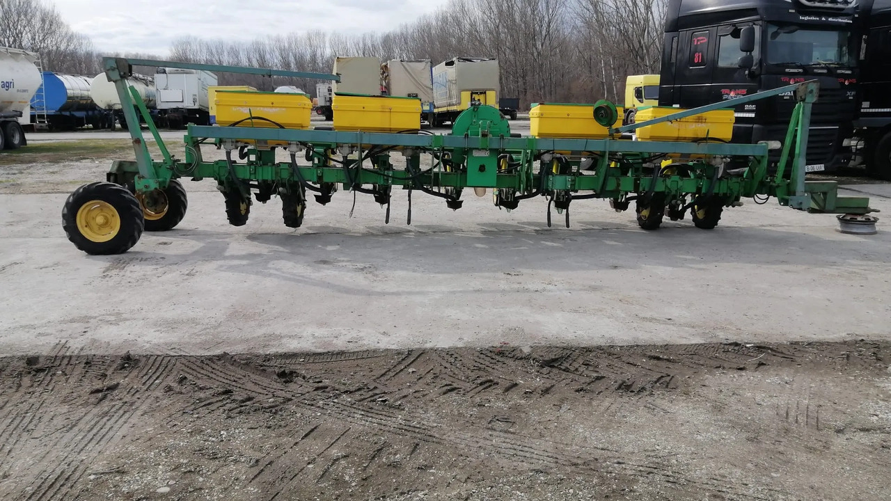 SFOGGIA GAMA PLUS 12/9m/12 Rows Seeding Machine - Precision sowing machine: picture 2 SFOGGIA GAMA PLUS 12/9m/12 Rows Seeding Machine - Precision sowing machine: picture 2