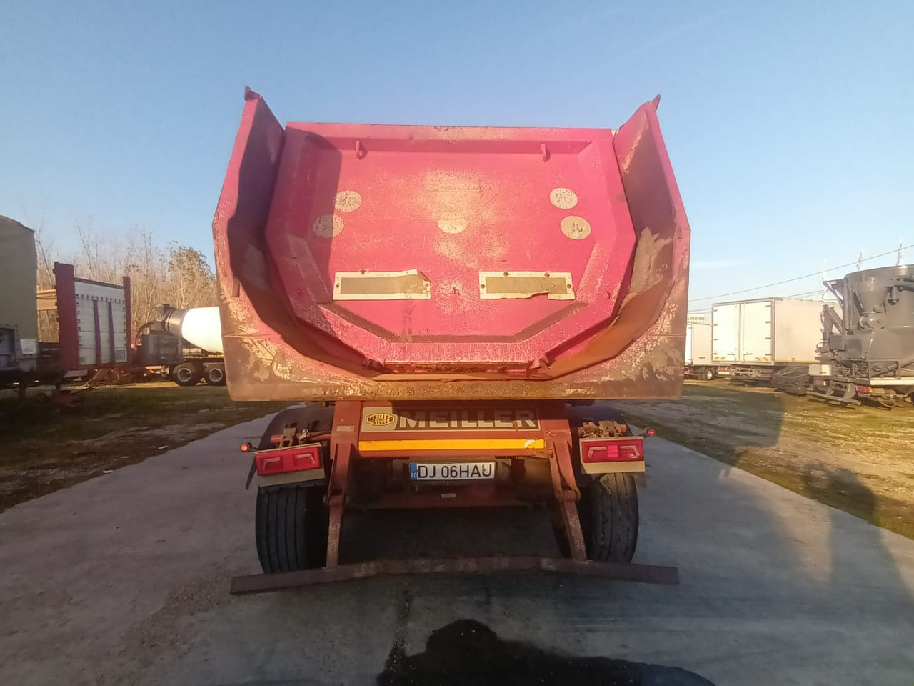 Tractor Head Mercedes-Benz Actros (2014) + Semi-trailer Tipper Meiller – Kipper (2004) - Tractor unit: picture 3 Tractor Head Mercedes-Benz Actros (2014) + Semi-trailer Tipper Meiller – Kipper (2004) - Tractor unit: picture 3
