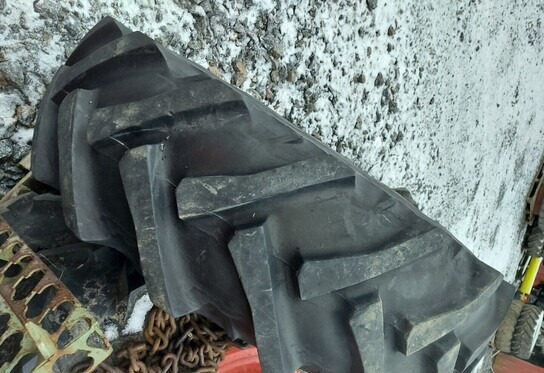 14.9R28 rengas - Valtra - Tire for Farm tractor: picture 3 14.9R28 rengas - Valtra - Tire for Farm tractor: picture 3