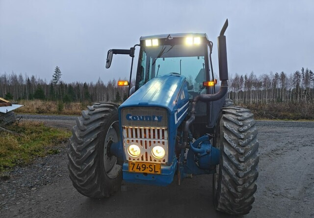 Ford County 1124 - kutoskoneella - KATSO VIDEO - Farm tractor: picture 3 Ford County 1124 - kutoskoneella - KATSO VIDEO - Farm tractor: picture 3