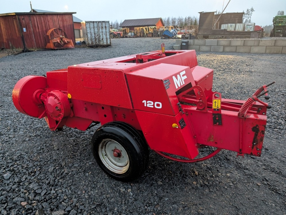 MASSEY FERGUSON 120 kovapaalain - Square baler: picture 4 MASSEY FERGUSON 120 kovapaalain - Square baler: picture 4