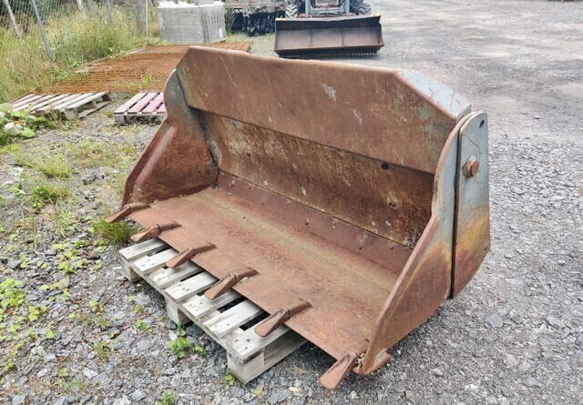 Monitoimikauha kynsillä 173cm CAT-kurottajan sovitteella - Loader bucket: picture 1 Monitoimikauha kynsillä 173cm CAT-kurottajan sovitteella - Loader bucket: picture 1