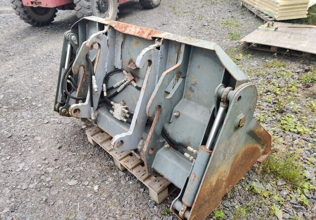 Monitoimikauha kynsillä 173cm CAT-kurottajan sovitteella - Loader bucket: picture 2 Monitoimikauha kynsillä 173cm CAT-kurottajan sovitteella - Loader bucket: picture 2