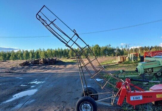 Paalirata - sivulle heittävä - Square baler: picture 1 Paalirata - sivulle heittävä - Square baler: picture 1