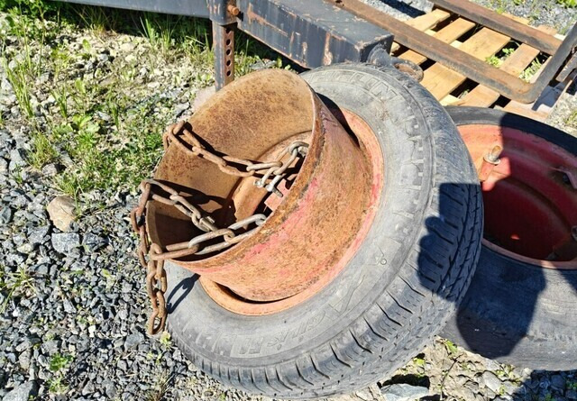 Paripyörät puimuriin 16 tuumaa - Wheel and tire package for Agricultural machinery: picture 2 Paripyörät puimuriin 16 tuumaa - Wheel and tire package for Agricultural machinery: picture 2