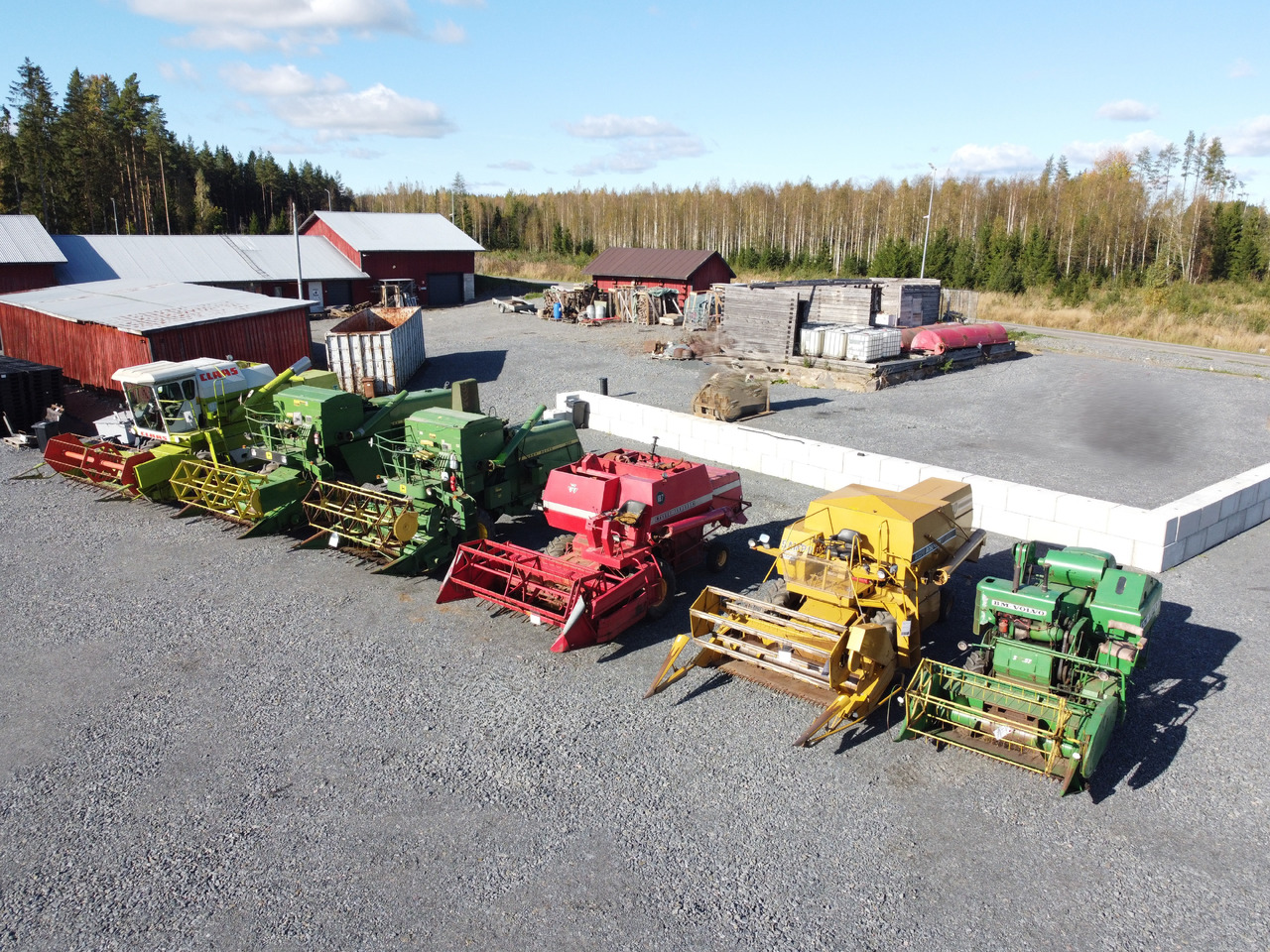 Puimureita / Combine harvesters 6kpl / 6pcs - Claas, John Deere, Massey Ferguson... - Combine harvester: picture 2 Puimureita / Combine harvesters 6kpl / 6pcs - Claas, John Deere, Massey Ferguson... - Combine harvester: picture 2