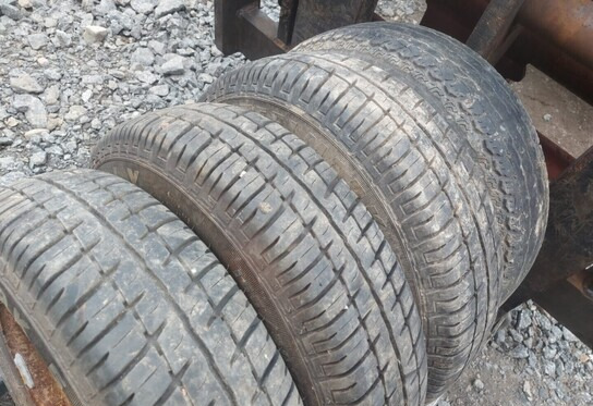 Renkaat 12 tuumaa vanteilla - Wheels and tires for Agricultural machinery: picture 2 Renkaat 12 tuumaa vanteilla - Wheels and tires for Agricultural machinery: picture 2