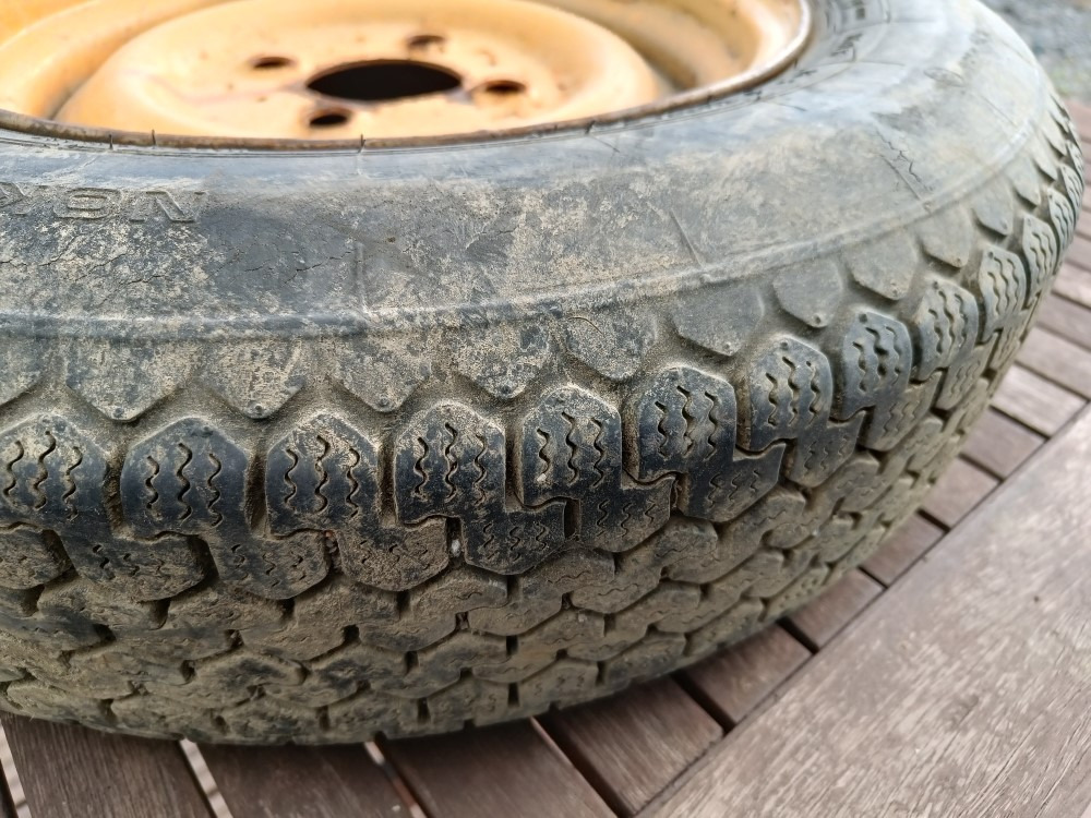 Renkaat 165SR15 vanteilla 2 kpl Heywang paalaimesta - Wheel and tire package for Square baler: picture 3 Renkaat 165SR15 vanteilla 2 kpl Heywang paalaimesta - Wheel and tire package for Square baler: picture 3