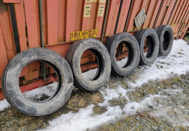 Renkaat 5 kpl koko 205/65R17.5 - Tire for Agricultural machinery: picture 1 Renkaat 5 kpl koko 205/65R17.5 - Tire for Agricultural machinery: picture 1