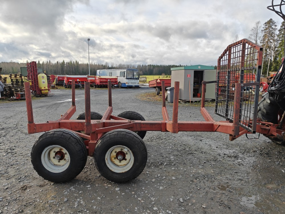 Rysky Metsävaunu telillä - Forestry trailer: picture 4 Rysky Metsävaunu telillä - Forestry trailer: picture 4
