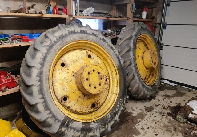 Traktorin renkaat 13.6/12x38 vanteilla - Tire for Farm tractor: picture 3 Traktorin renkaat 13.6/12x38 vanteilla - Tire for Farm tractor: picture 3