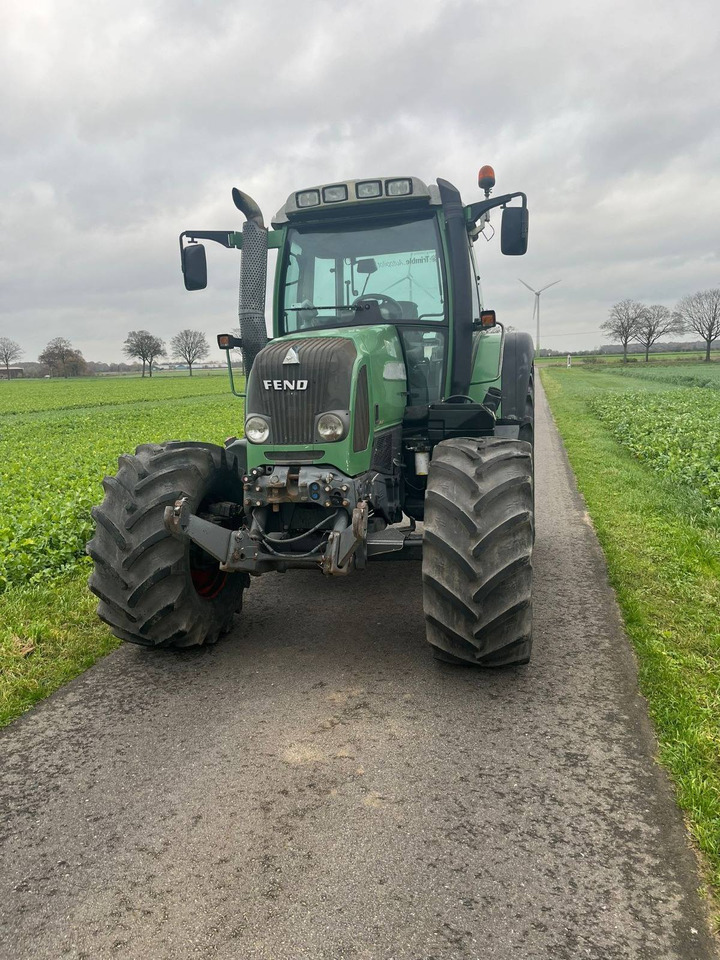 FENDT 412 Vario COM3 - Farm tractor: picture 3 FENDT 412 Vario COM3 - Farm tractor: picture 3