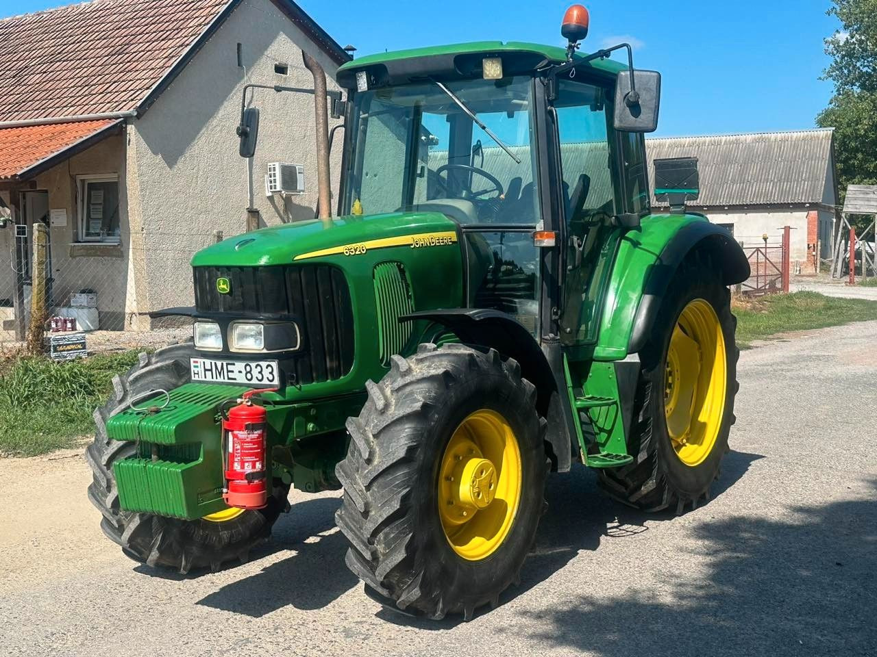 JOHN DEERE 6320 - Farm tractor: picture 2 JOHN DEERE 6320 - Farm tractor: picture 2