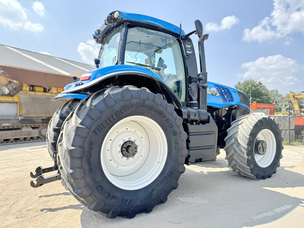 NEW HOLLAND T8.360 4WD - Farm tractor: picture 4 NEW HOLLAND T8.360 4WD - Farm tractor: picture 4