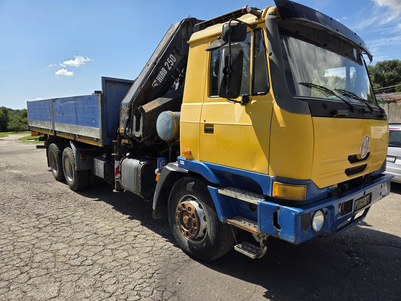 TATRA T815 260R11 6x6 + HIAB 250 - Dropside/ Flatbed truck, Crane truck: picture 5 TATRA T815 260R11 6x6 + HIAB 250 - Dropside/ Flatbed truck, Crane truck: picture 5