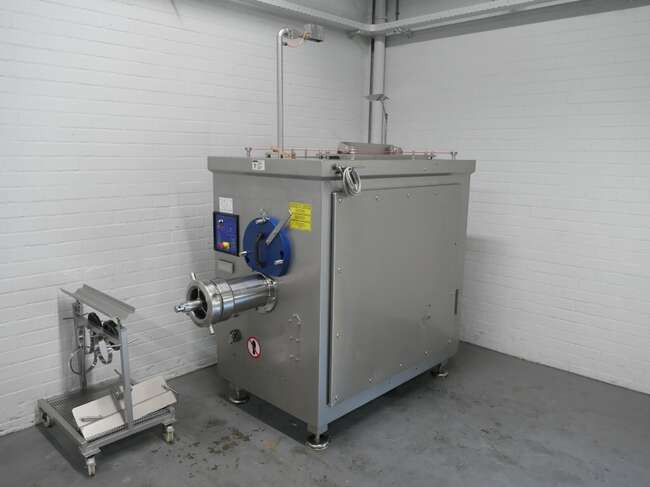 GEA grinder for frozen products AutoGrind 200 - Food processing equipment: picture 1 GEA grinder for frozen products AutoGrind 200 - Food processing equipment: picture 1