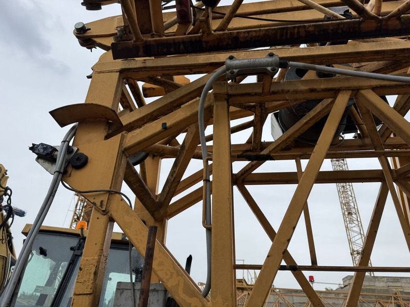 Liebherr 42K.1, 2008 yom - some Works needed - Self-erecting tower crane: picture 4 Liebherr 42K.1, 2008 yom - some Works needed - Self-erecting tower crane: picture 4