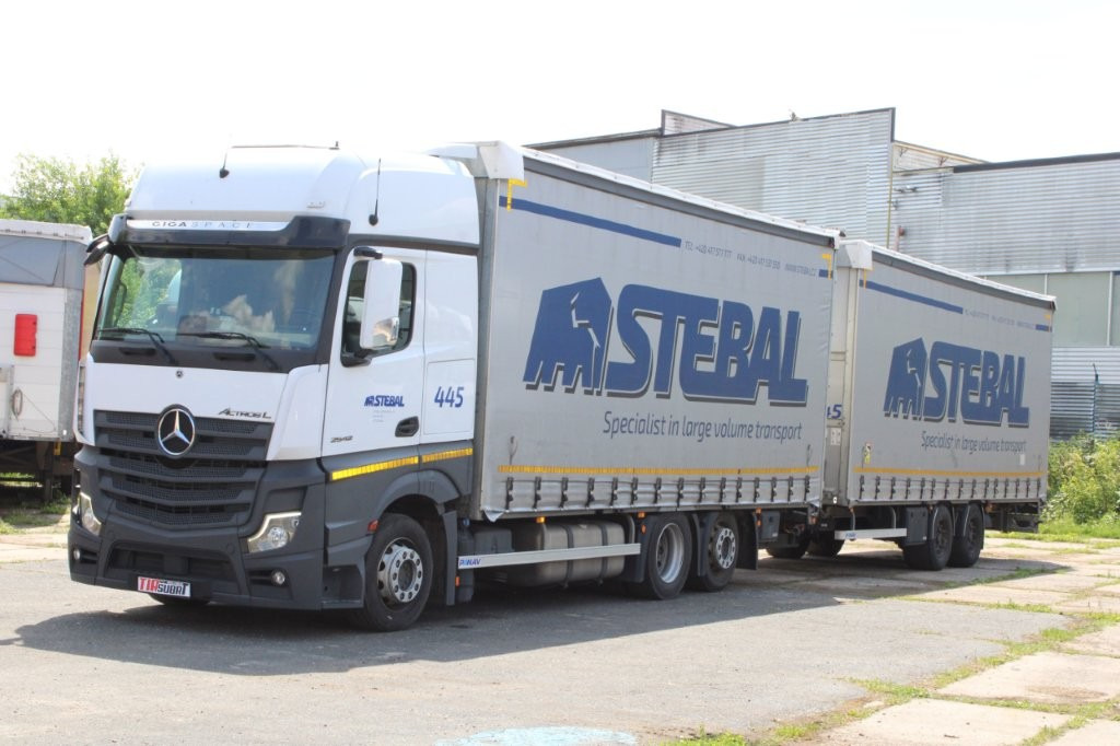 Mercedes-Benz Actros 2542 NAVIGACE + PANAV TVK 18 M (8,20m x 2,4 - Curtainsider truck, Curtainsider trailer: picture 2 Mercedes-Benz Actros 2542 NAVIGACE + PANAV TVK 18 M (8,20m x 2,4 - Curtainsider truck, Curtainsider trailer: picture 2