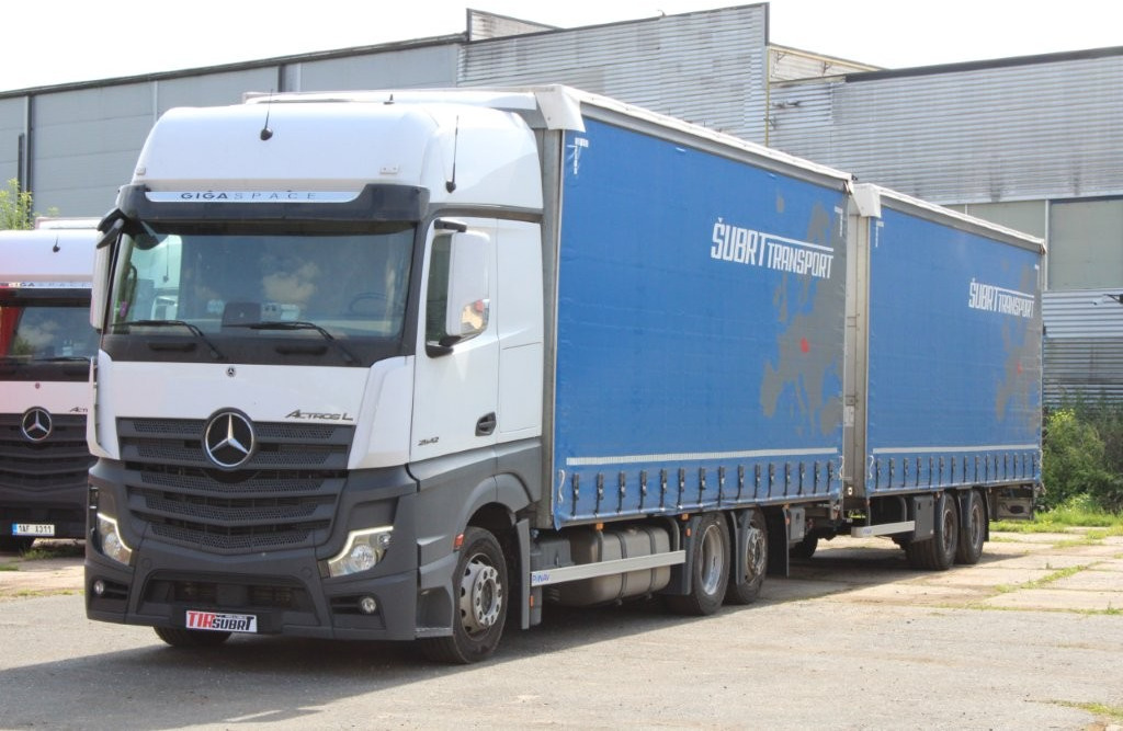 Mercedes-Benz Actros 2542 NAVIGACE + PANAV TVK 18 M (8,20m x 2,4 - Curtainsider truck, Curtainsider trailer: picture 4 Mercedes-Benz Actros 2542 NAVIGACE + PANAV TVK 18 M (8,20m x 2,4 - Curtainsider truck, Curtainsider trailer: picture 4