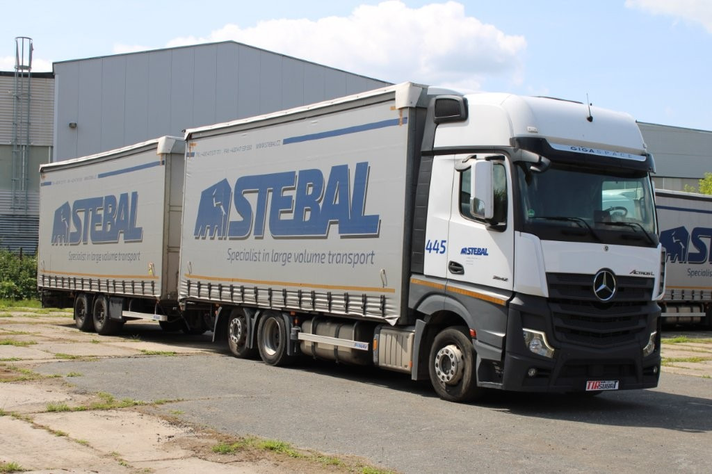 Mercedes-Benz Actros 2542 NAVIGACE + PANAV TVK 18 M (8,20m x 2,4 - Curtainsider truck, Curtainsider trailer: picture 1 Mercedes-Benz Actros 2542 NAVIGACE + PANAV TVK 18 M (8,20m x 2,4 - Curtainsider truck, Curtainsider trailer: picture 1