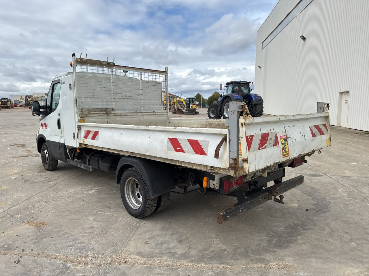 IVECO DAILY 35-150 - Tipper van: picture 3 IVECO DAILY 35-150 - Tipper van: picture 3