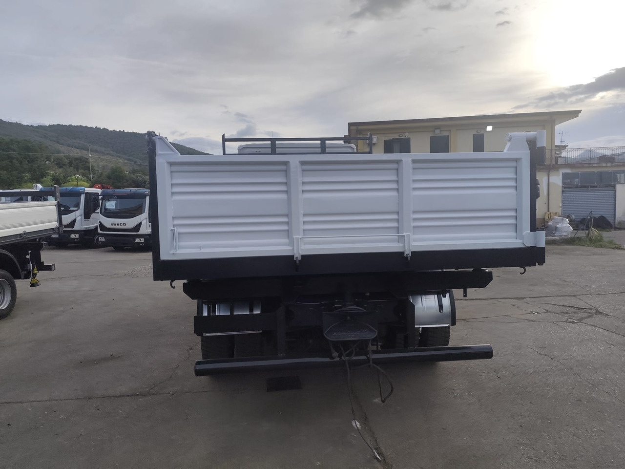 IVECO EUROCARGO 120E25 - Tipper: picture 5 IVECO EUROCARGO 120E25 - Tipper: picture 5