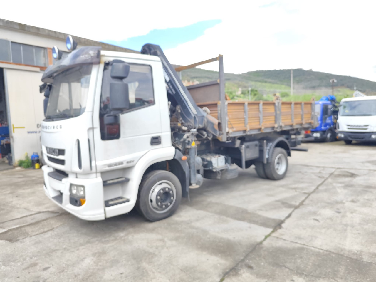 Crane truck IVECO EUROCARGO 120E28: picture 30
