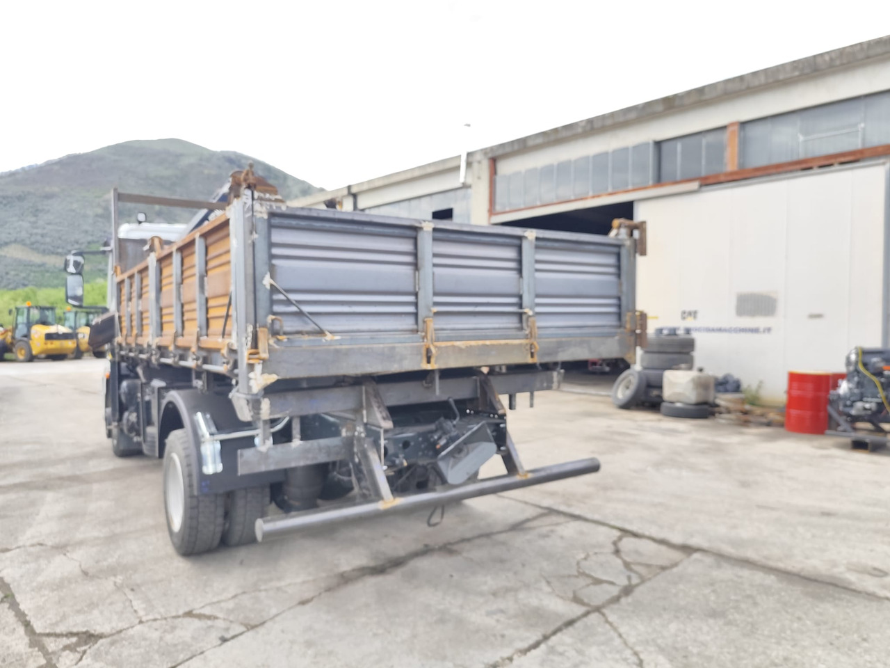 Crane truck IVECO EUROCARGO 120E28: picture 16
