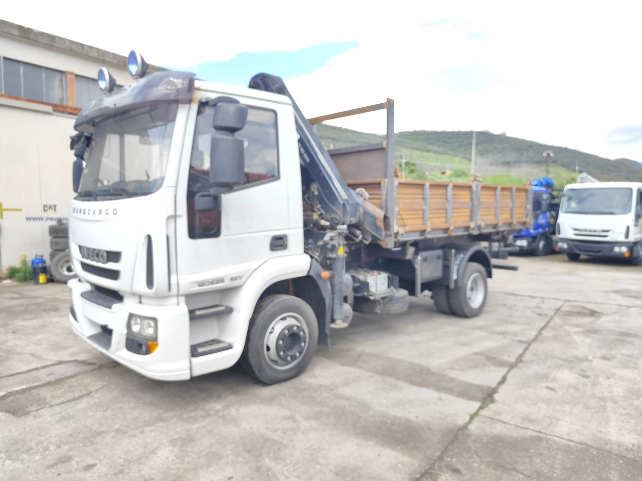Crane truck IVECO EUROCARGO 120E28: picture 31