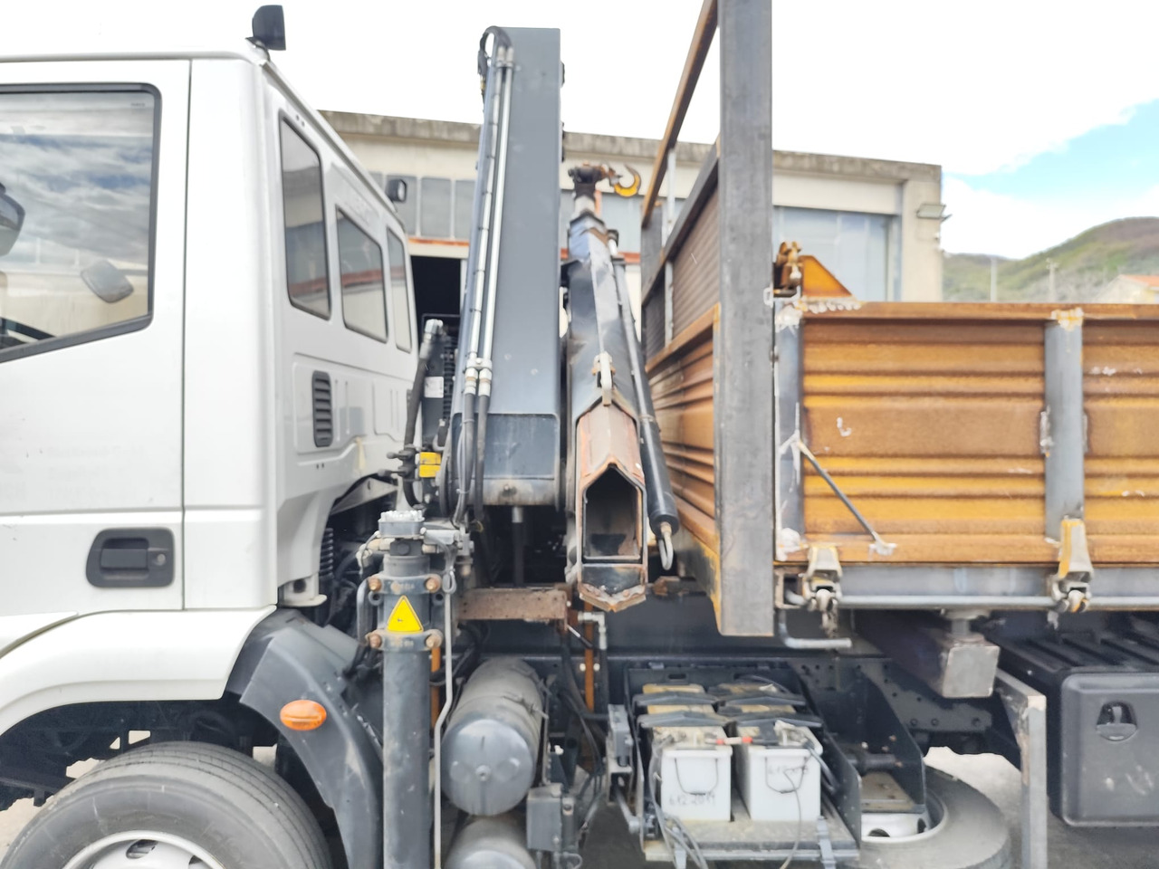Crane truck IVECO EUROCARGO 120E28: picture 12