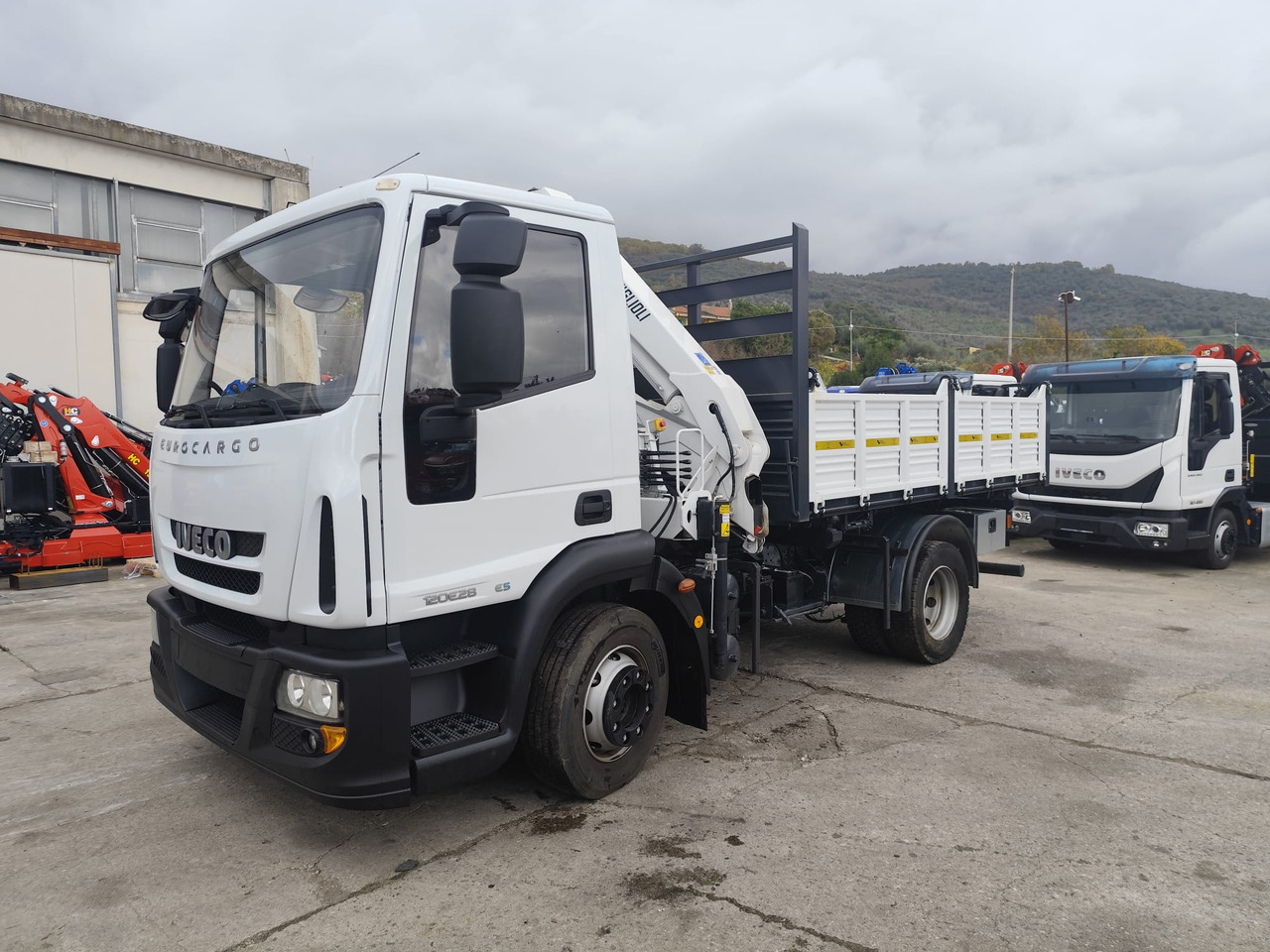 Crane truck, Tipper IVECO EUROCARGO 120E28P: picture 21 Crane truck, Tipper IVECO EUROCARGO 120E28P: picture 21